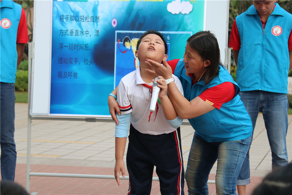 海南親水季“游泳安全知識(shí)進(jìn)校園”巡回宣講?？趩?dòng) 活動(dòng)將在五市縣陸續(xù)開展