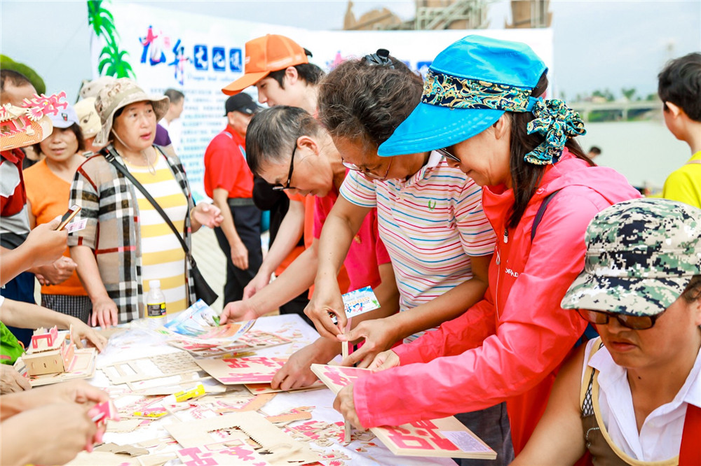 中華龍舟大賽總決賽9日激情上演  龍舟體驗(yàn)日精彩紛呈引市民歡樂(lè)玩耍