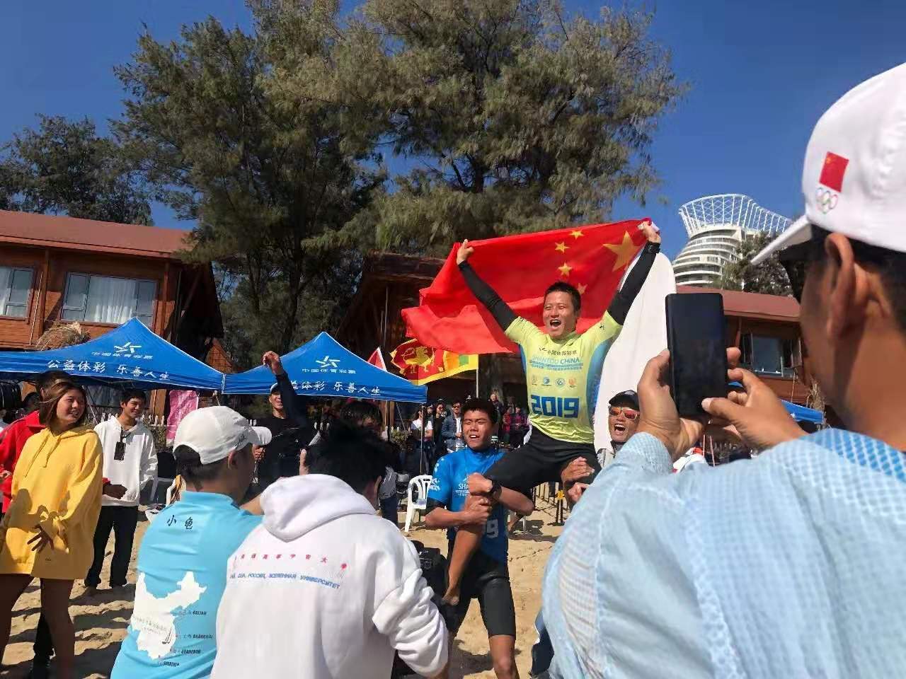 好樣的！萬寧選手黃瑋斬獲首屆亞洲沖浪錦標(biāo)賽男子長板冠軍