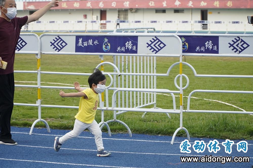 陵水海航體育場(chǎng)有序開放一周 “候鳥”市民點(diǎn)贊防控疫情工作到位